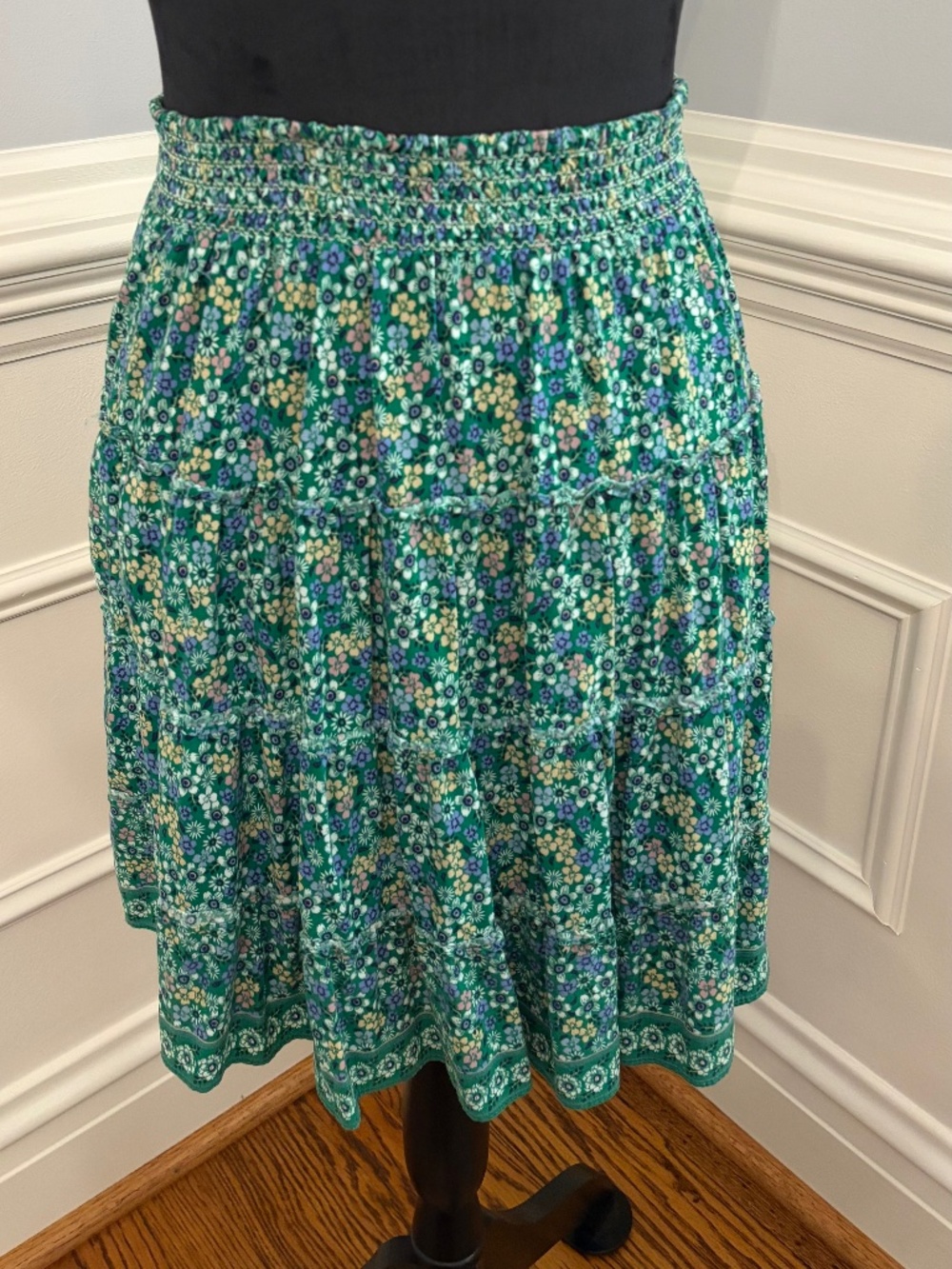 Lovely tiered skirt size Medium. Green with flowers. 100% Rayon
